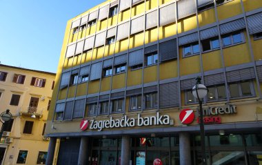 Rijeka, Hırvatistan, 7 Şubat 2022. Hırvatistan 'ın Rijeka kentindeki Unicredit banka binası