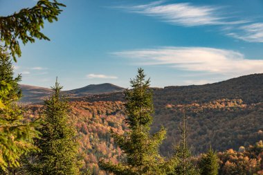 Günbatımında Karpatlar 'ın sonbahar manzarası