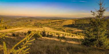 Günbatımında Karpatlar 'ın sonbahar manzarası