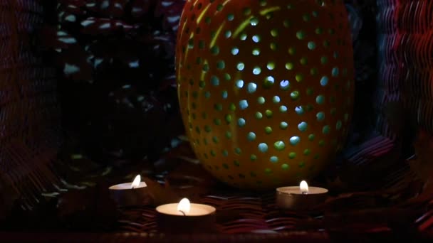 Calabaza Luminosa Halloween Con Hermoso Juego Luz Sombra — Vídeos de Stock