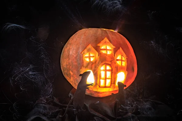 Замок Тыквы Хэллоуин Крысой — стоковое фото