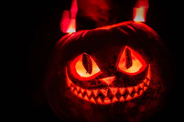 Egy Macska Mosolya Egy Halloween Tökre Vésve — Stock Fotó
