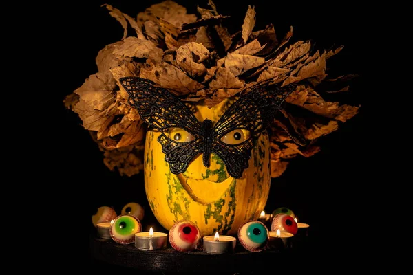 Halloween Kürbis Maske Und Laubkranz — Stockfoto