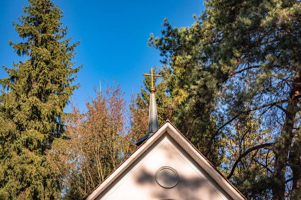 Herbstlandschaft Mit Alter Kapelle Einem Bergdorf — Stockfoto