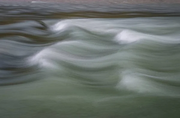 Mountain Flod Långsam Slutartid — Stockfoto