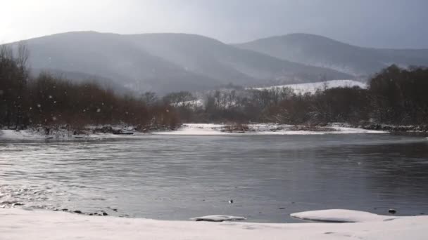 Paisaje Invierno Montaña Río Día Soleado — Vídeos de Stock