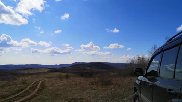 Time Lapse Paesaggio Primaverile Nelle Montagne Dei Carpazi Con Suv — Video Stock