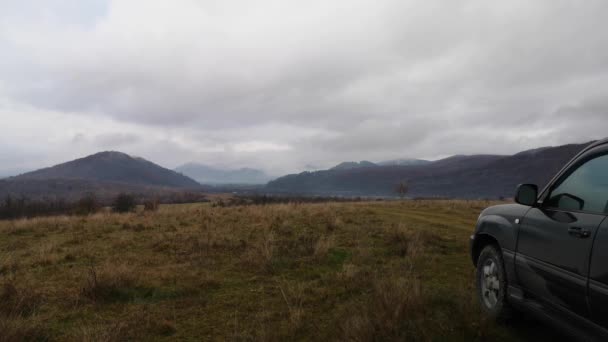 Timelapse Van Een Herfstlandschap Met Mist Een Bergachtig Gebied — Stockvideo