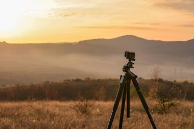 Sonbahar Karpat Dağları 'nda bir manzara çekmek