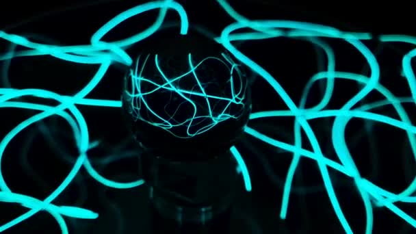 ภาพสะท อนของร ปแบบเน อเย อนามธรรมท แสงบนล กบอลคร — วีดีโอสต็อก