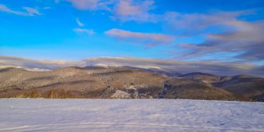 Karpat Dağları 'ndaki kış manzarası