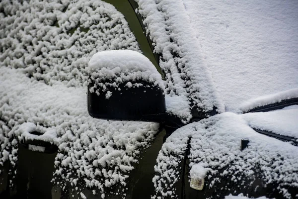 Suv Reist Winter Karpaten — Stockfoto