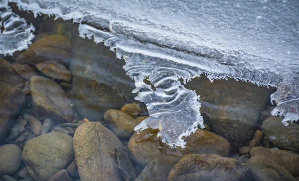Krásný Led Zimní Horské Řece — Stock fotografie