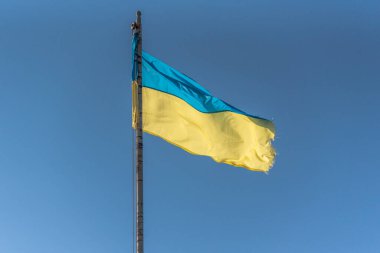 Ukrayna bayrağı rüzgârda büyüyor