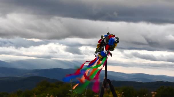 Ukrainian Wreath Ribbons Backdrop Mountains — стокове відео