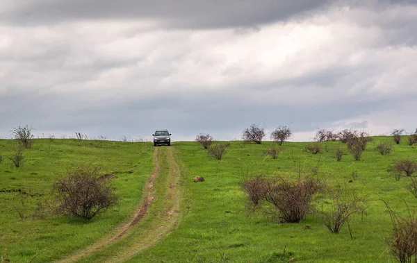 Suv Travels Mountainous Countryside Carpathians Spring — Stockfoto