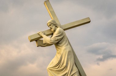 Taşrada İsa ile İbadet Haçı 'nın manzarası