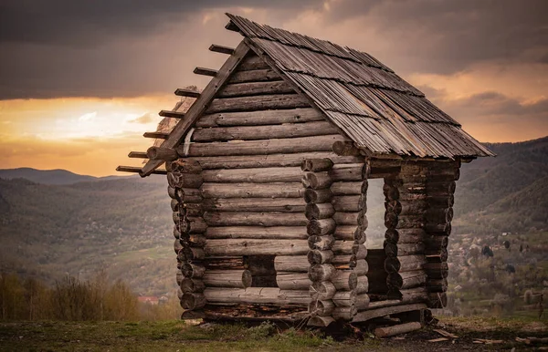 Abandoned Wooden Bungalow Mountains — Stock Fotó