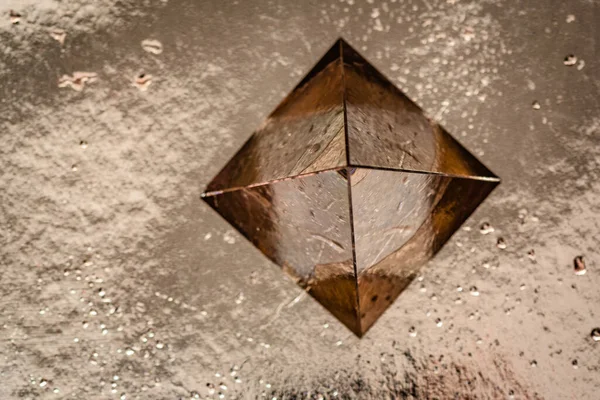 Crystal Pyramid Strålarna För Bakgrund — Stockfoto