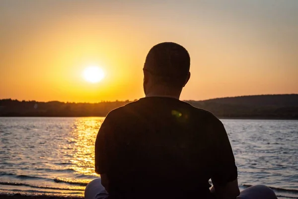 Silhouette Mature Man Backdrop Sunset Lake —  Fotos de Stock