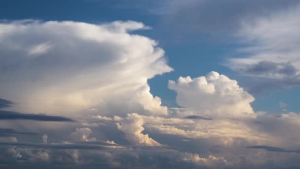 Timelapse Com Estranhas Nuvens Trovejantes Céu — Vídeo de Stock