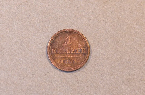 1851年1クレウザー発行のオーストリア ハンガリーの硬貨の裏面 — ストック写真