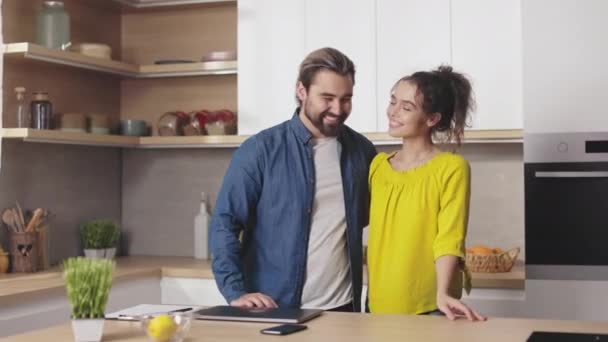 Portrait Happy Caucasian Couple Embracing Smiling Together Bright Kitchen Relationship — Vídeos de Stock