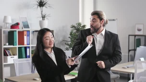 Happy Multiracial Colleagues Dancing Office Celebrating Corporate Success Excited Businessman — Stockvideo
