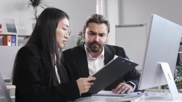 Team Young Diverse Managers Suits Looking Clipboard Feeling Disappointed Office — Vídeos de Stock