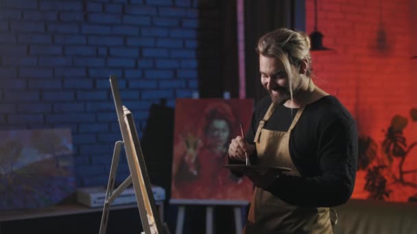 Side View Caucasian Bearded Man Painting Easel Satisfaction Face Talented — Video Stock