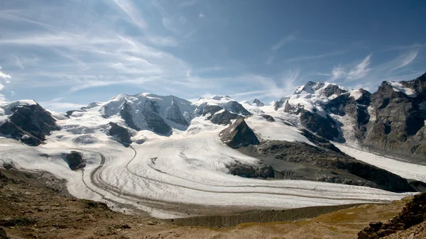 Bellavista & piz bernina und gletscher im tal von diavolezza und munt pars aus gesehen. Alpen in der Schweiz. — Stockfoto