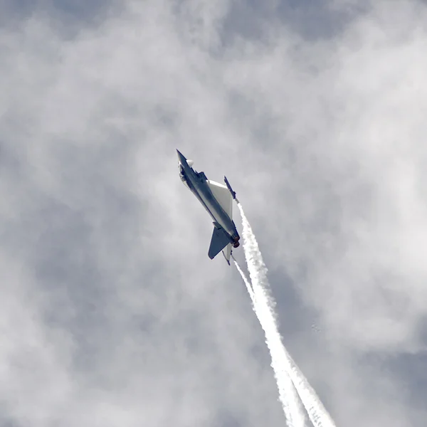 Eurofighter dinamik görüntü