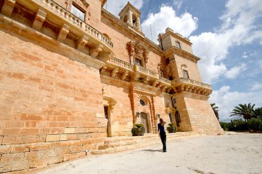 Kız selmun kalede, mellieha malta