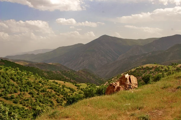 伊拉克库尔德斯坦自治区在伊朗附近山脉 — 图库照片