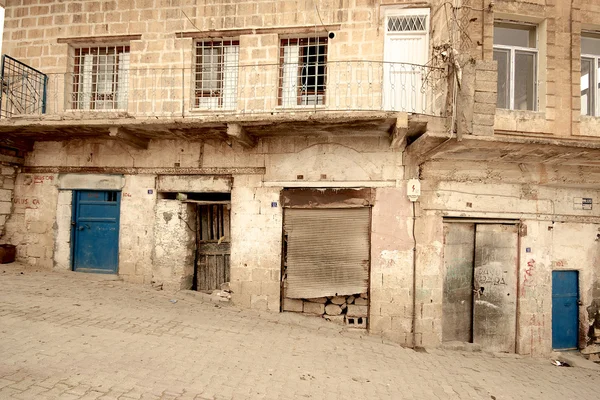 Edificios de piedra del casco antiguo de Mardin en Turquía . — Foto de Stock