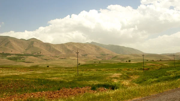 Irakische Berge in der autonomen Region Kurdistan in der Nähe von iran — Stockfoto