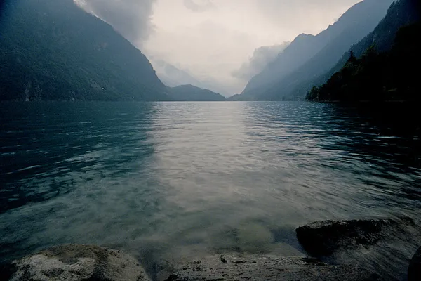 Lago di poschiavo göl İsviçre Alpleri'nde