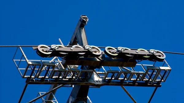 Aerial tram, cable car in park — Stock Photo, Image