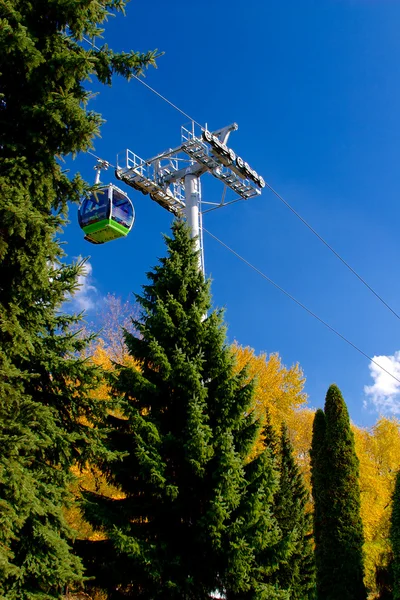 Hava tramvay, kablo araba parkında sonbahar