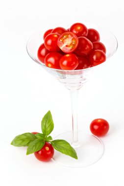 bir kokteyl bardak domates