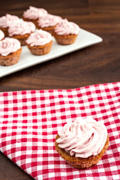 Pink raspberry cupcakes — Stock Photo, Image