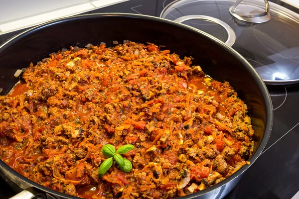 Cooking meat sauce — Stock Photo, Image