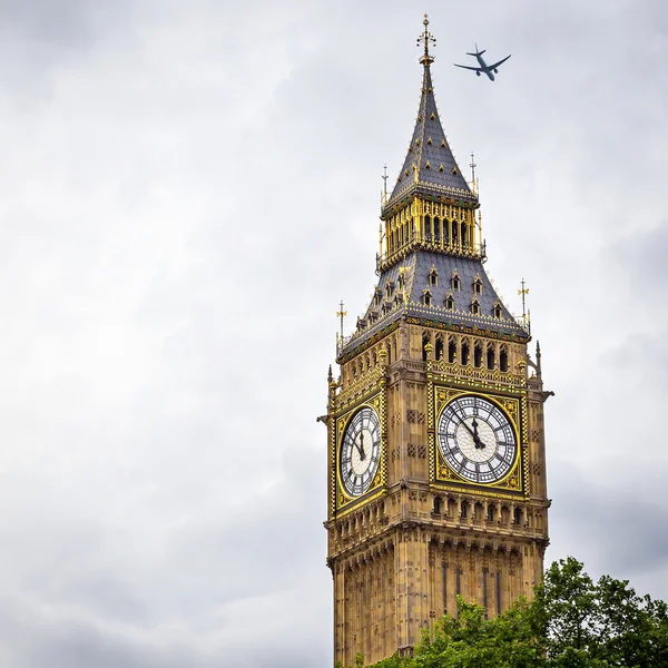 Big Ben with airplane — Stock Photo, Image