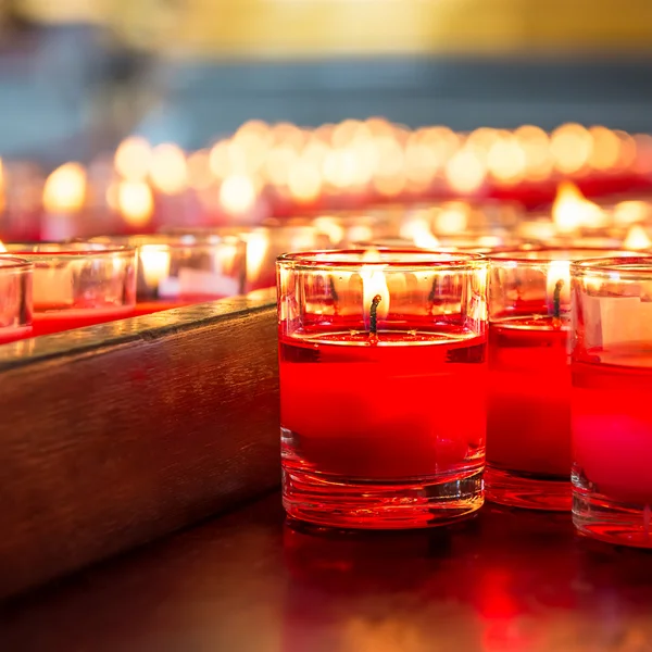 Červená svíčka ve skle — Stock fotografie