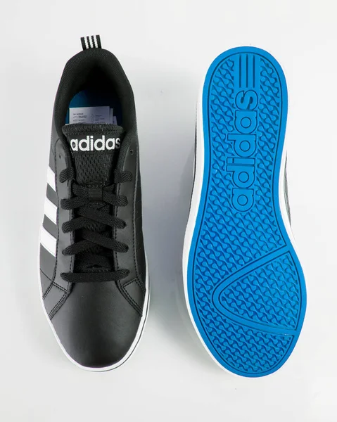 Афифе Португалия Февраля 2022 Года Ботинки Adidas Running Adidas Транснациональная — стоковое фото