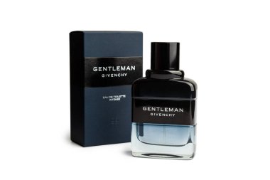 Chisinau, Moldova - 20 Aralık 2021: Beyaz arkaplanlı Givenchy Gentleman Parfümü.