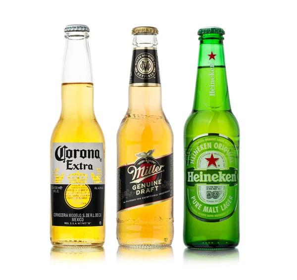 Chisinau Moldova Abril 2022 Conjunto Marcas Cerveza Populares Mundo Aisladas —  Fotos de Stock