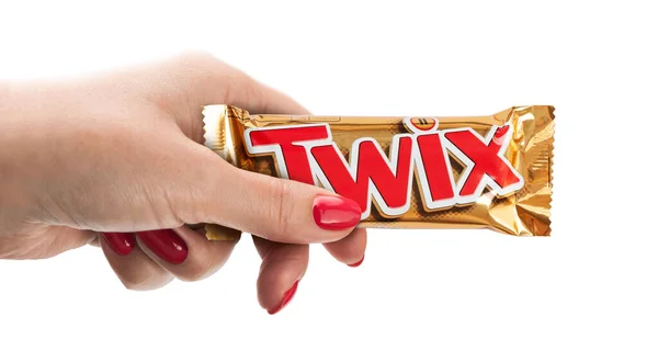 Chisinau Moldova Junho 2022 Mulher Segura Sua Mão Twix Minis — Fotografia de Stock