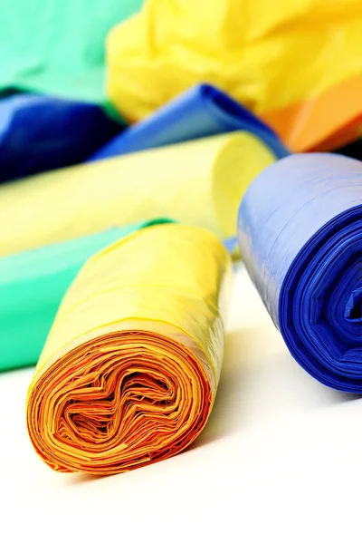 Разноцветные мешки для мусора — стоковое фото