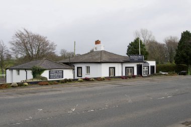 Old Toll Bar, İskoçya 'daki ilk ve son evdir. Gretna Green, Dumfries ve Galloway, İskoçya, 13 Nisan 2022 Çarşamba.